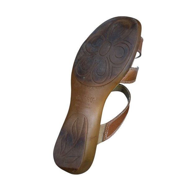 Munro American Tan Leather Slip on Mule Sandals With Medallion Size 7 - Picture 4 of 12